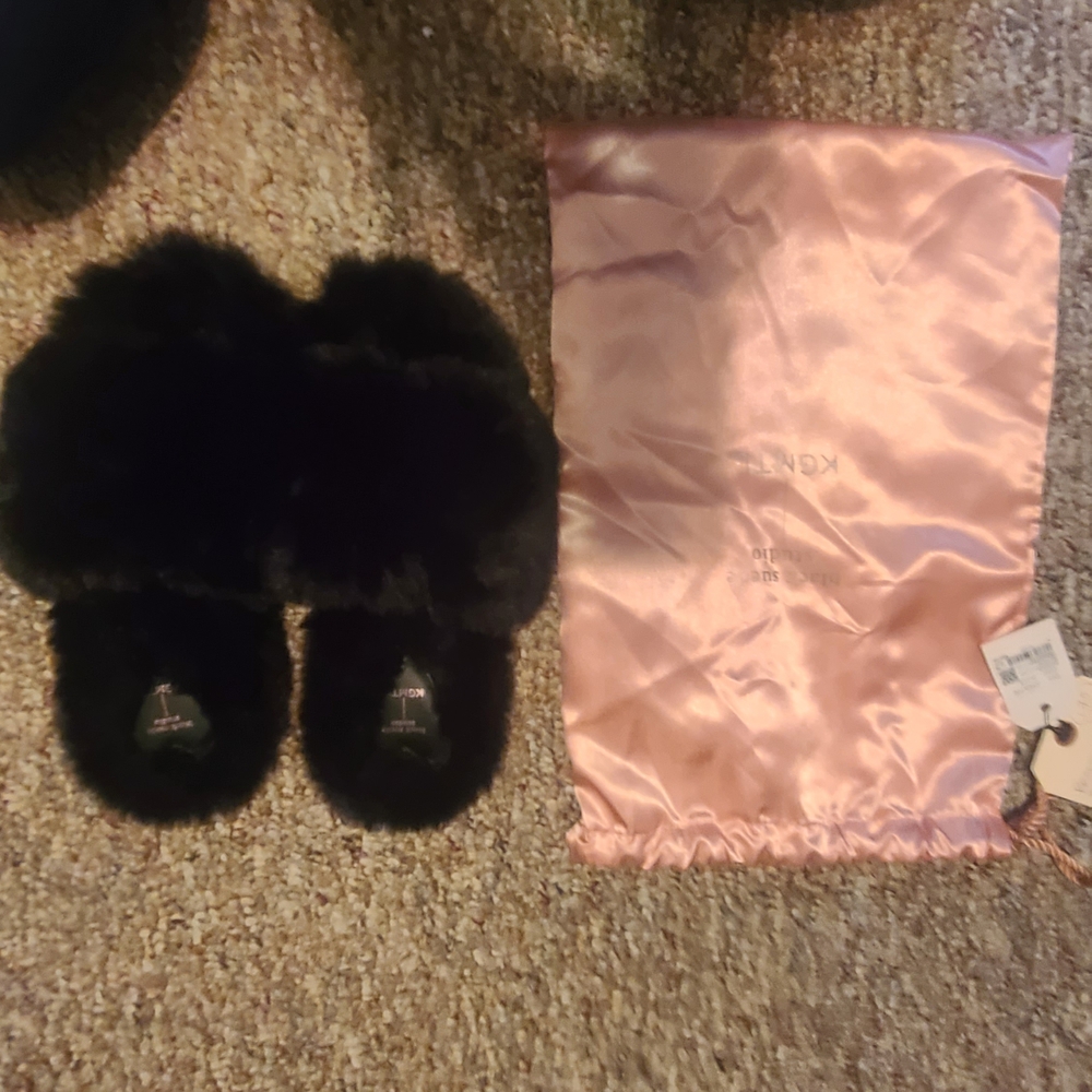 Luxurious Black Fur Slippers